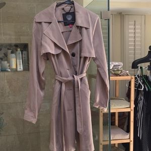 Vince Camuto lightweight trench